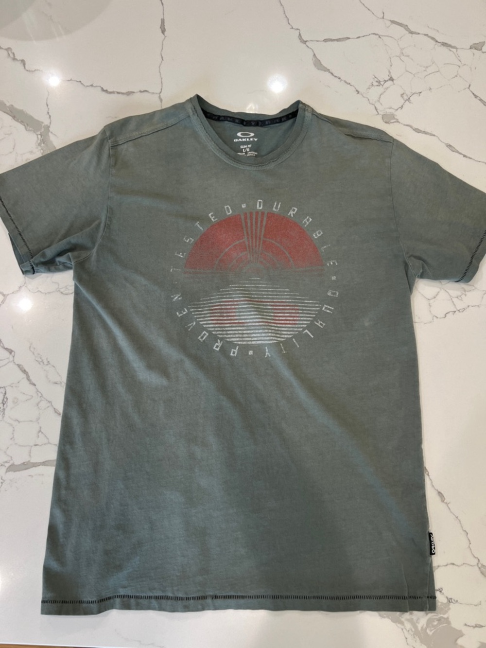 Oakley Mens Large Slim Fit Green Graphic Tee Shirt Distressed Sunset Quality